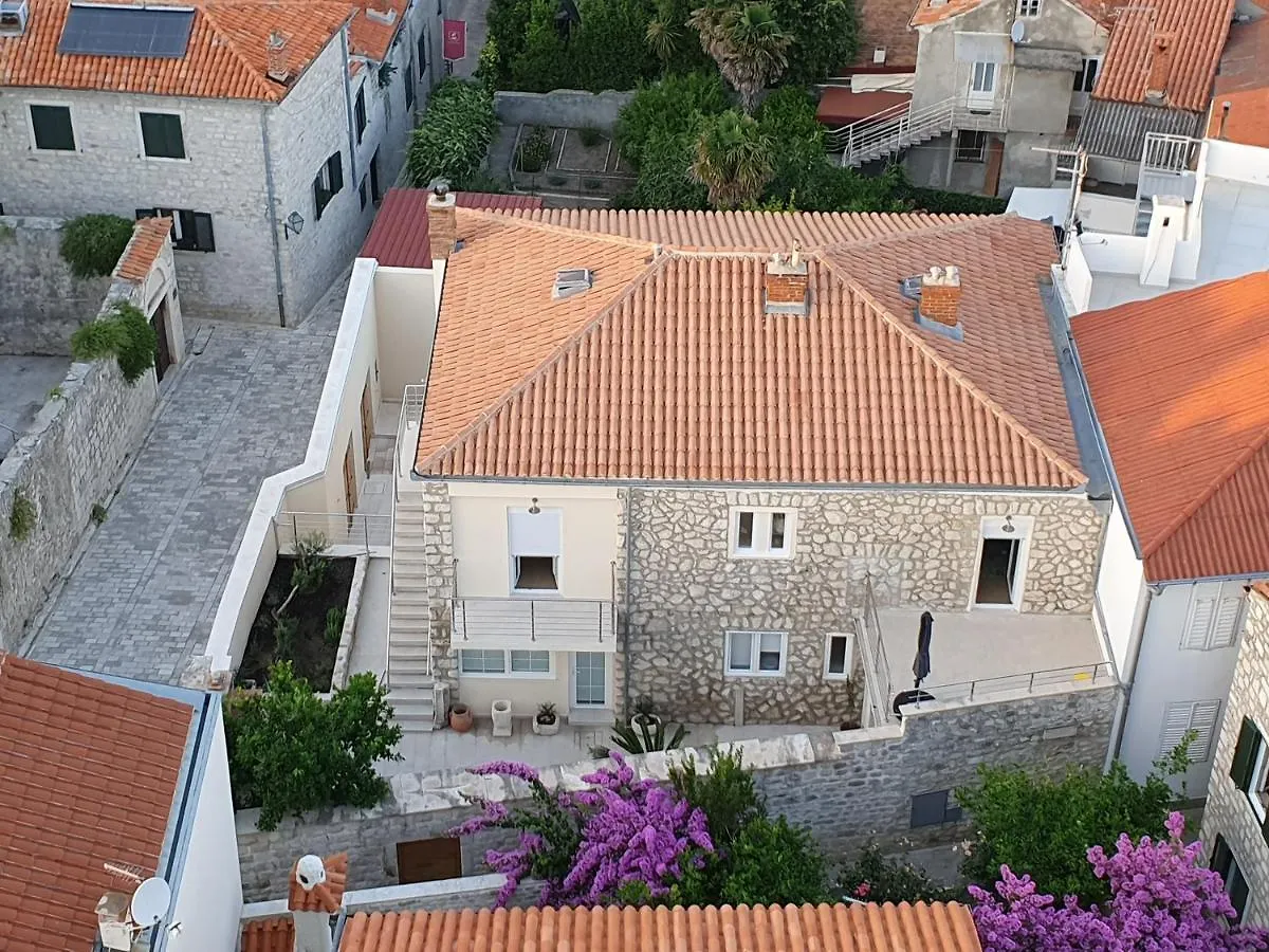 Apartment Nina Rab Town