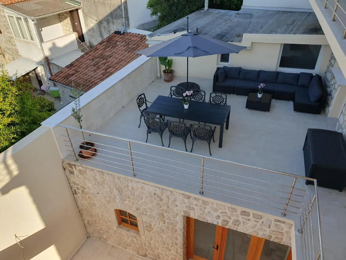 Apartment Nina Rab Town