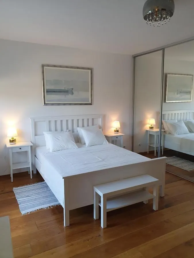 Apartment Nina Rab Town